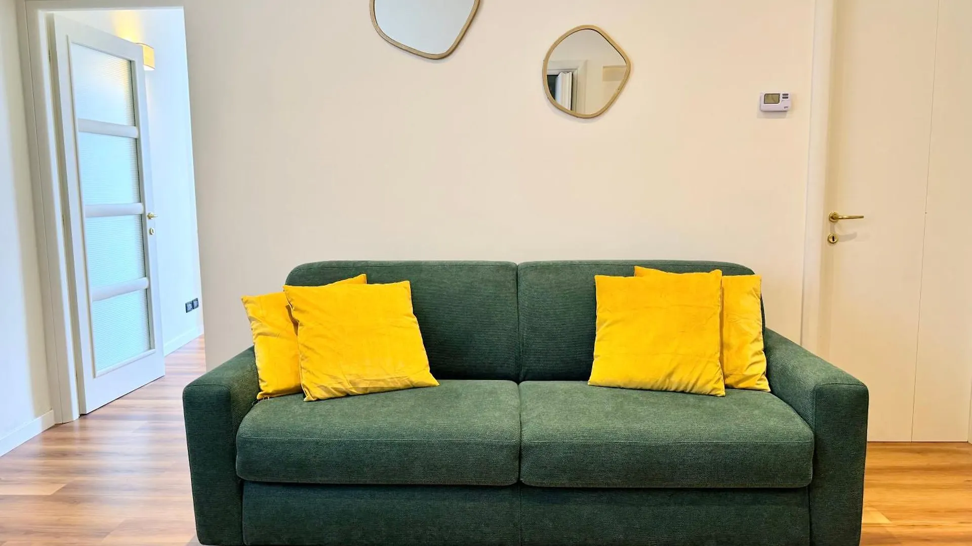 Apartment Art Lake View Cernobbio